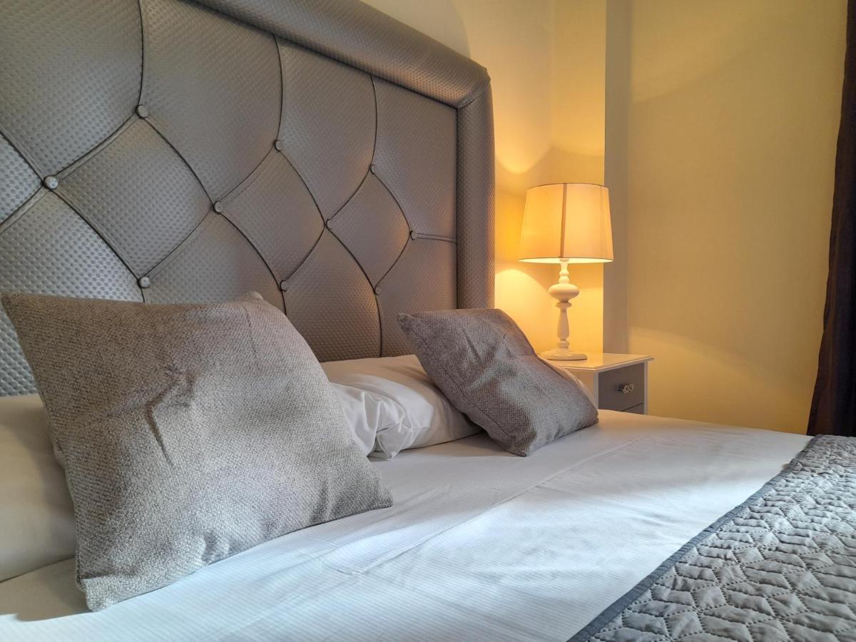 Apartamento Espacioso Muy Tranquilo Con Piscinas Y Jardines Cercano A La Playa Estepona Buitenkant foto